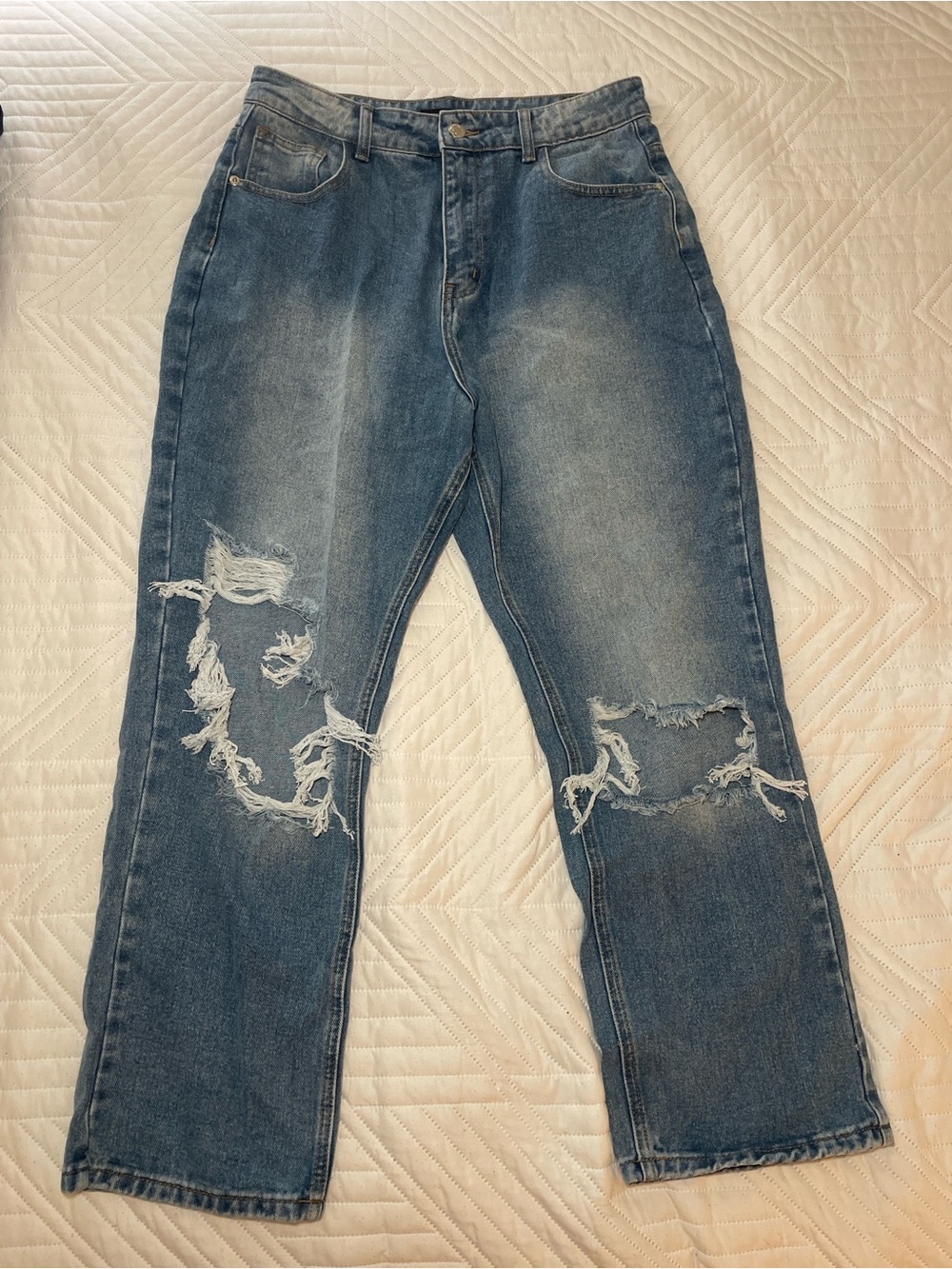 PrettyLittleThing Distressed Boyfriend Jeans - Blue - Picture 4 of 5
